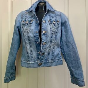 Distressed light wash Sz S Denim Jean Jacket True Religion Snaps Chest Pockets